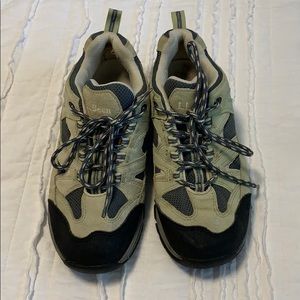 L.L. Bean Women’s Gortex hiking sneakers size 9